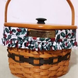 Vintage Longaberger Christmas Collection 1997 Snowflake Basket w/ Holly Fabric